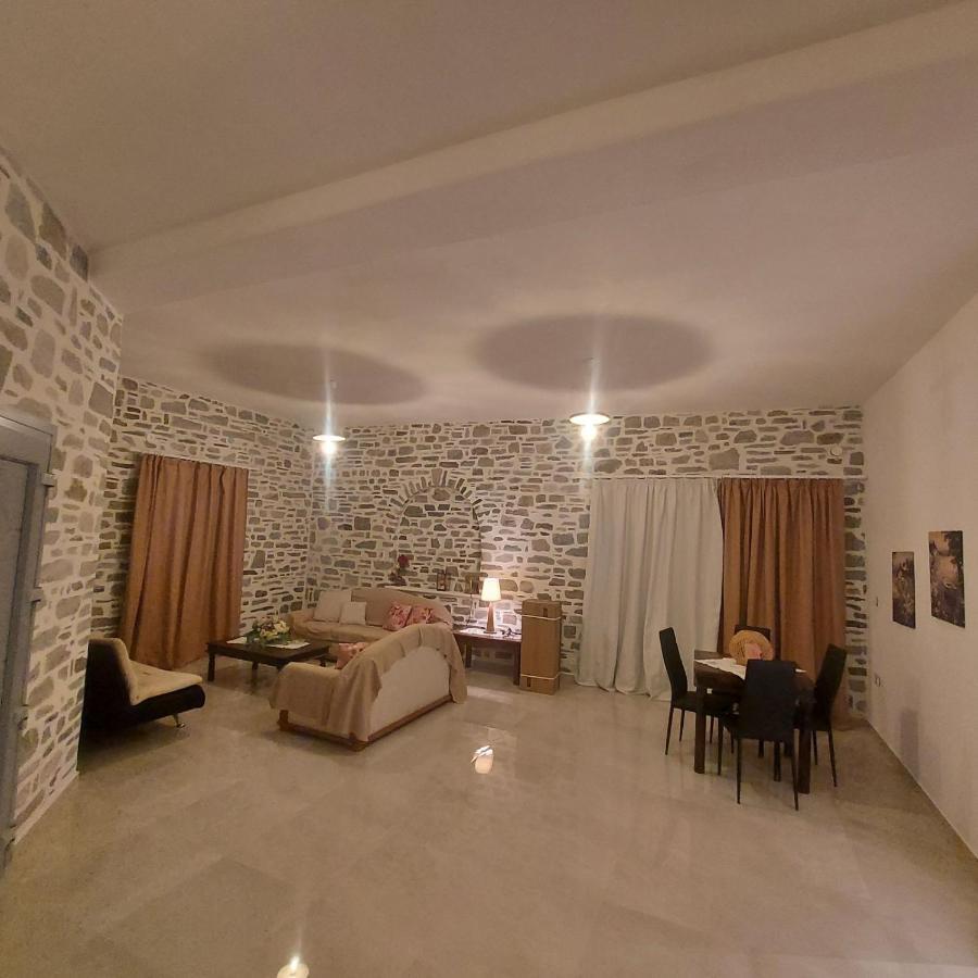 stegio Villa Parasporos Buitenkant foto