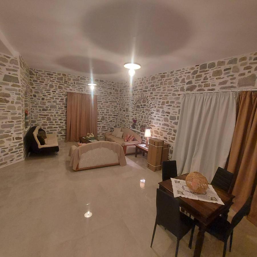 stegio Villa Parasporos Buitenkant foto